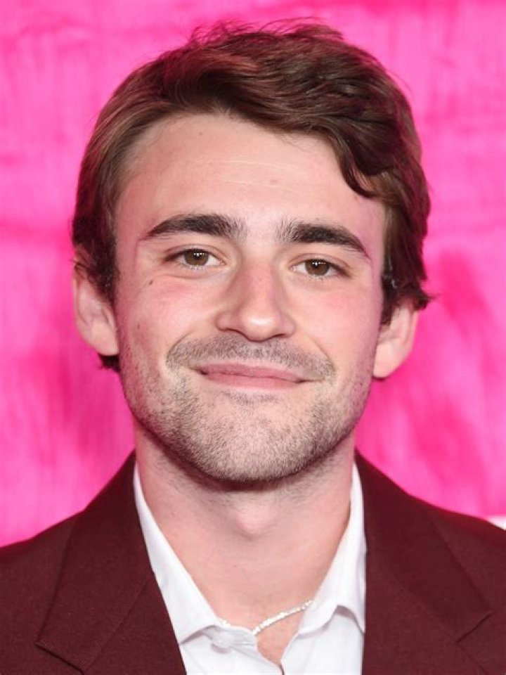 Charlie Rowe Charlie Rowe