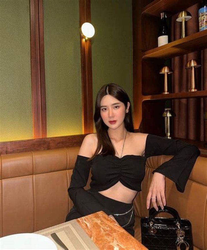 Noon Instagram