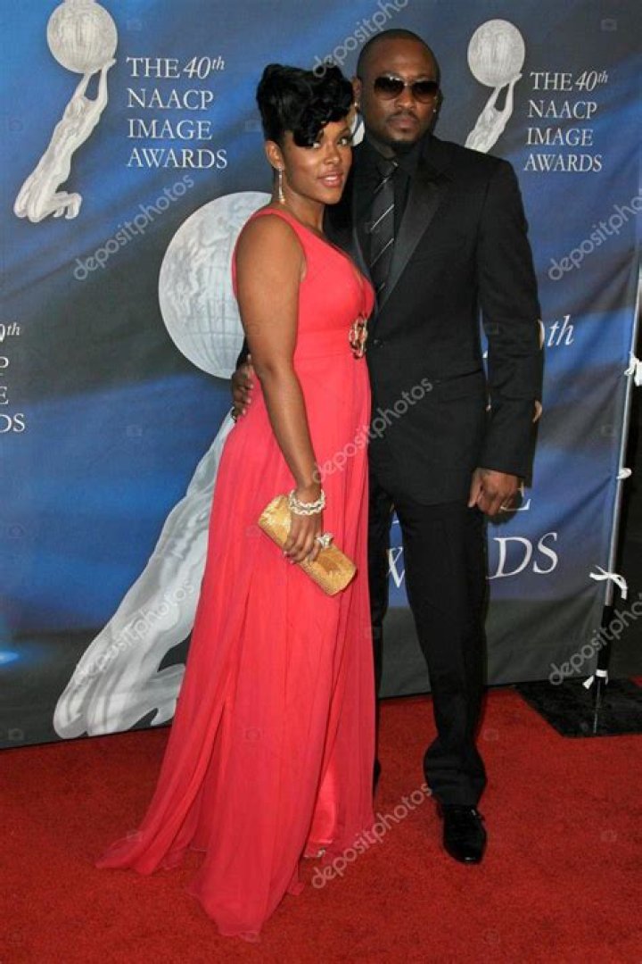 Omar Hashim Epps with wife