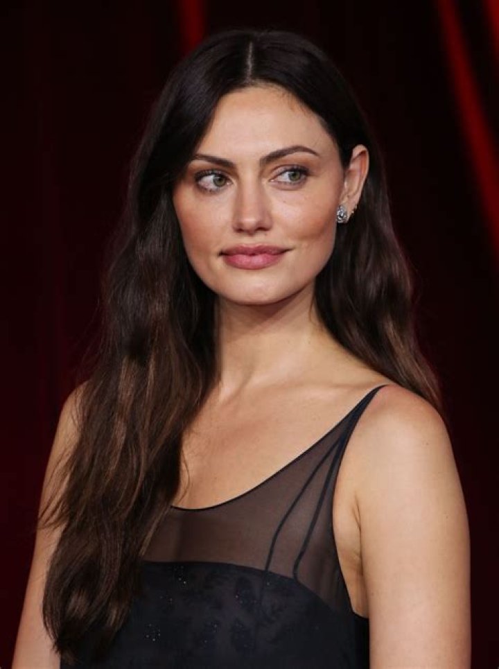 Phoebe Tonkin's pet Otis